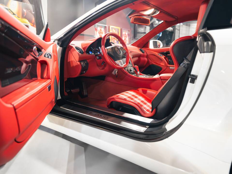 Afbeelding 35/47 van Mercedes-Benz SL 65 AMG Black Series (2010)