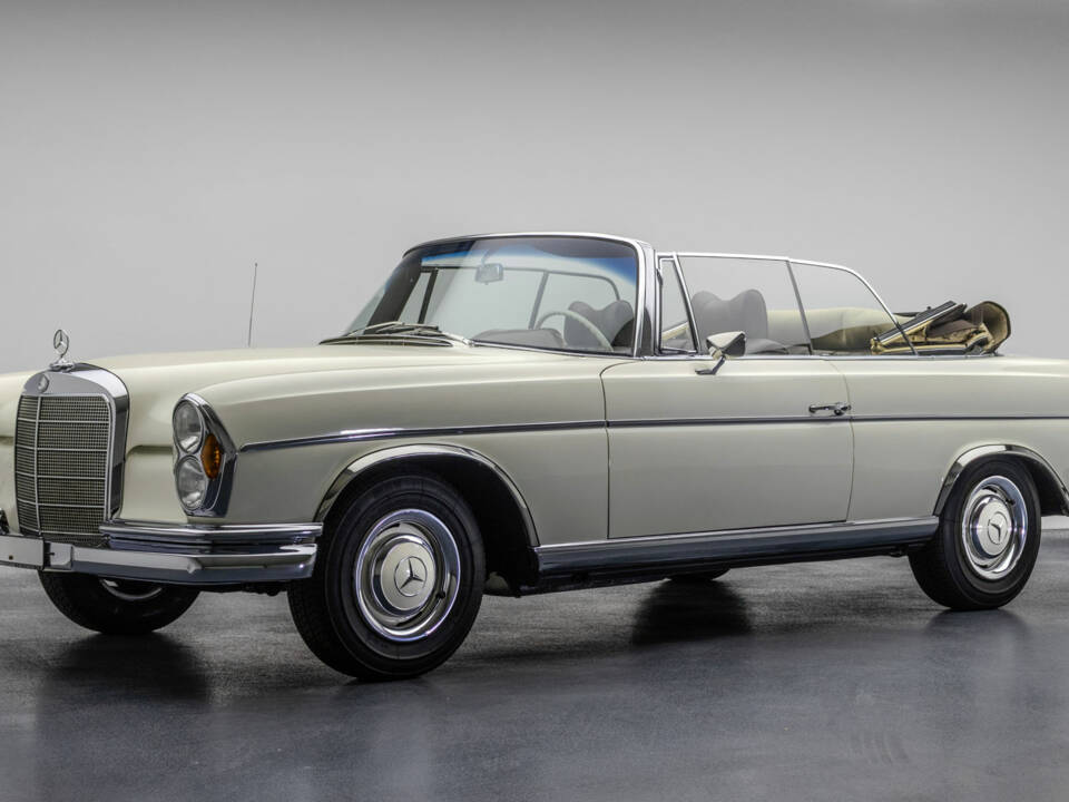 Bild 3/11 von Mercedes-Benz 220 SE b (1963)