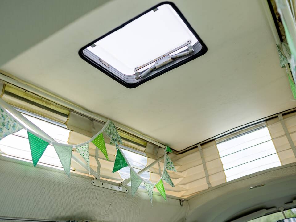 Image 36/50 of Volkswagen T2 Brasil Camper (1972)