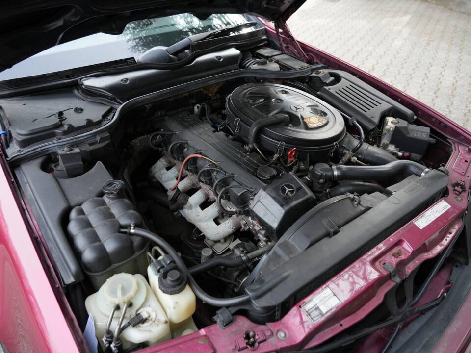 Image 69/95 of Mercedes-Benz 300 SL (1993)