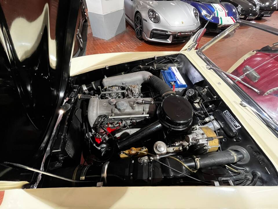 Image 52/58 of Mercedes-Benz 190 SL (1955)