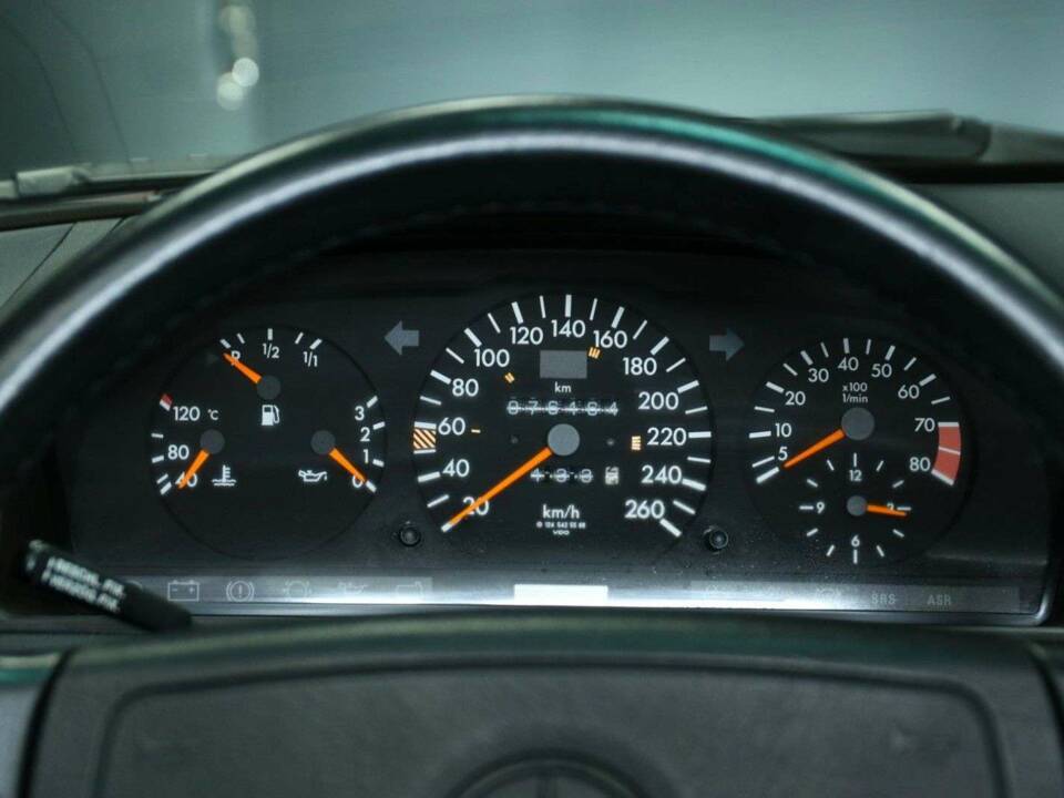 Bild 15/50 von Mercedes-Benz 300 CE-24 (1992)