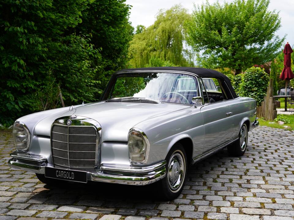Bild 4/13 von Mercedes-Benz 220 SE b (1962)
