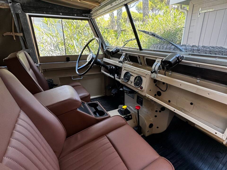 Image 5/17 of Land Rover 88 (1980)