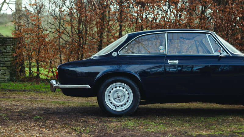 Image 24/50 of Alfa Romeo Giulia 1600 GT Junior (1977)