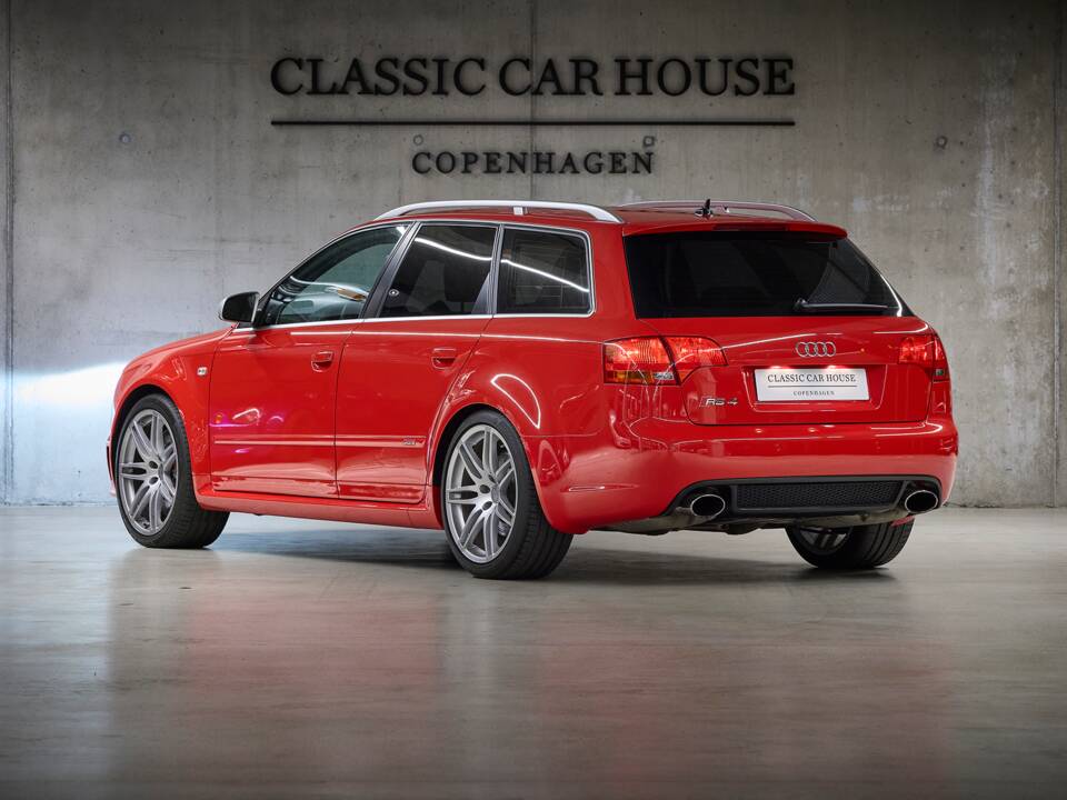 Image 7/95 of Audi RS4 Avant (2006)