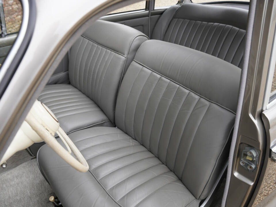 Immagine 48/50 di BMW 501 V8 (1965)
