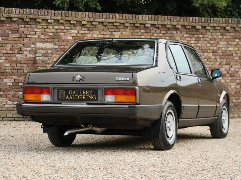 Afbeelding 28/50 van Alfa Romeo Alfetta 2.0 (1984)