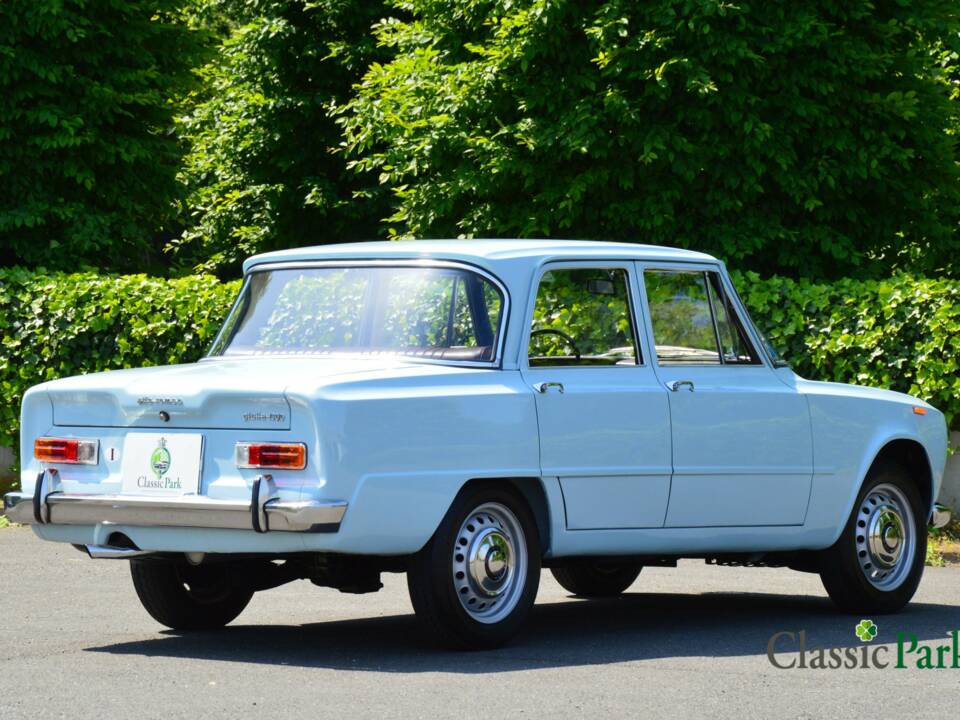 Image 5/50 de Alfa Romeo Giulia 1300 (1967)