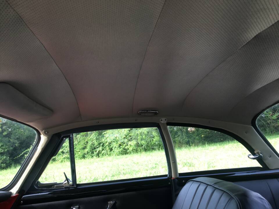 Immagine 21/50 di Porsche 356 B 1600 Super Karmann-Hardtop (1961)