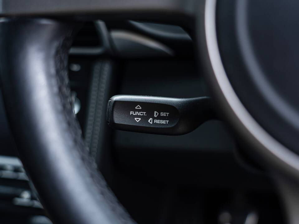 Image 21/50 of Porsche 911 Carrera S (2010)