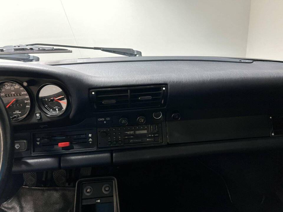 Bild 14/15 von Porsche 911 Carrera 3.2 (1988)