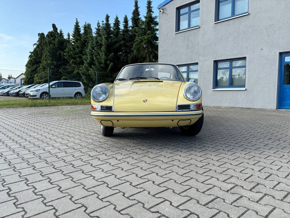 Image 7/70 of Porsche 912 (1965)