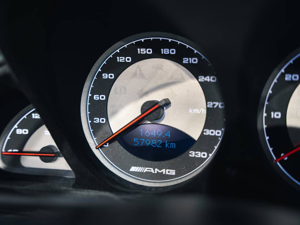 Image 30/31 of Mercedes-Benz SL 55 AMG (2003)