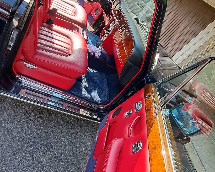 Image 18/25 of Rolls-Royce Silver Shadow II (1980)