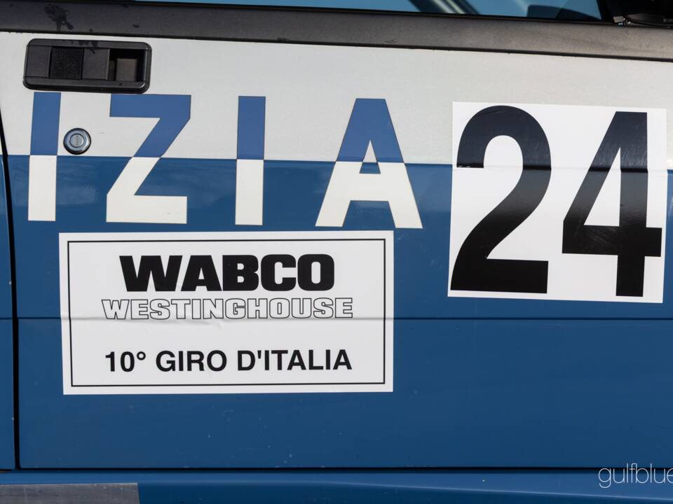 Image 21/44 of Alfa Romeo 75 3.0 V6 QV (1989)