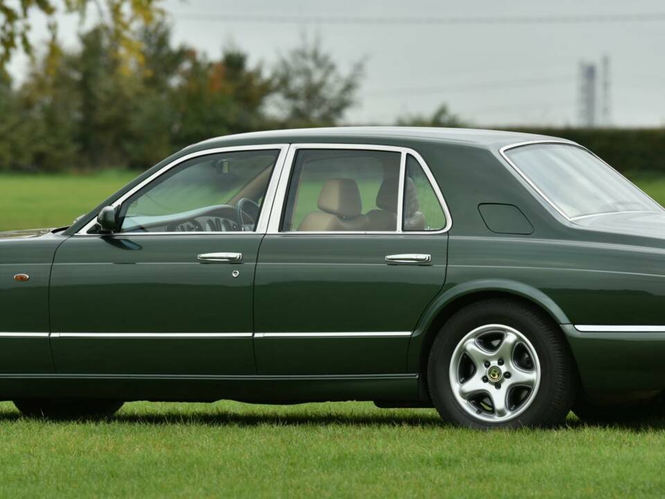 Immagine 17/50 di Bentley Arnage Green Label (1998)