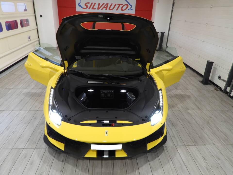 Imagen 11/15 de Ferrari 488 Pista (2020)