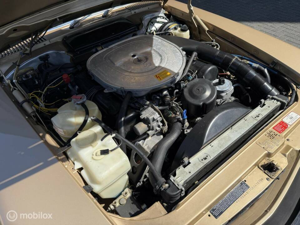 Immagine 26/41 di Mercedes-Benz 560 SL (1986)