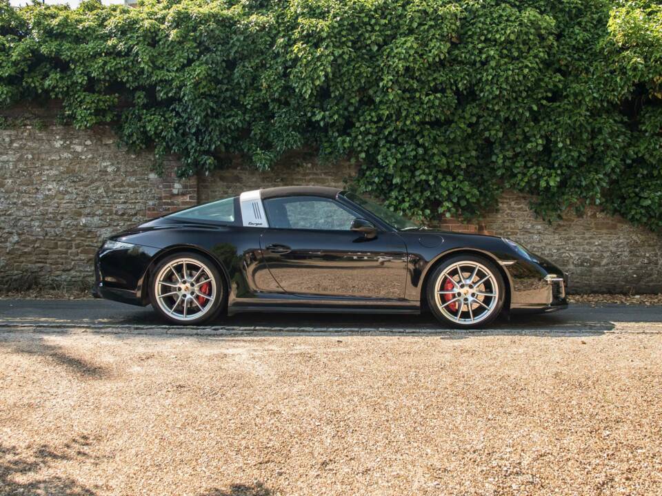 Image 15/23 de Porsche 911 Targa 4 GTS (2015)