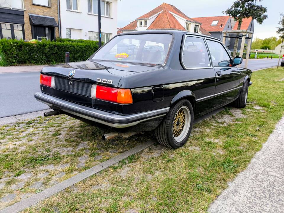 Image 4/22 of BMW 323i (1982)