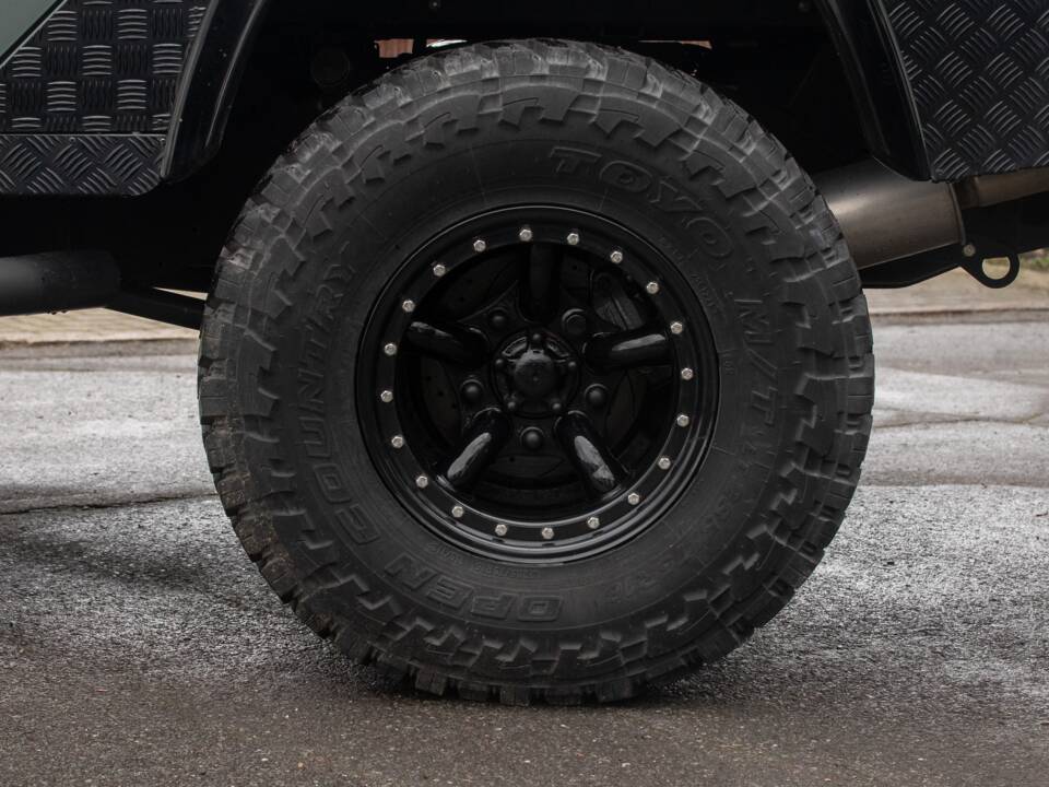 Image 11/50 de Land Rover Defender 110 Crew Cab SE (2010)