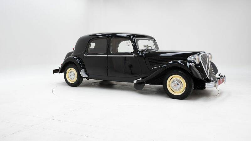 Afbeelding 3/15 van Citroën Traction Avant 15/6 (1954)