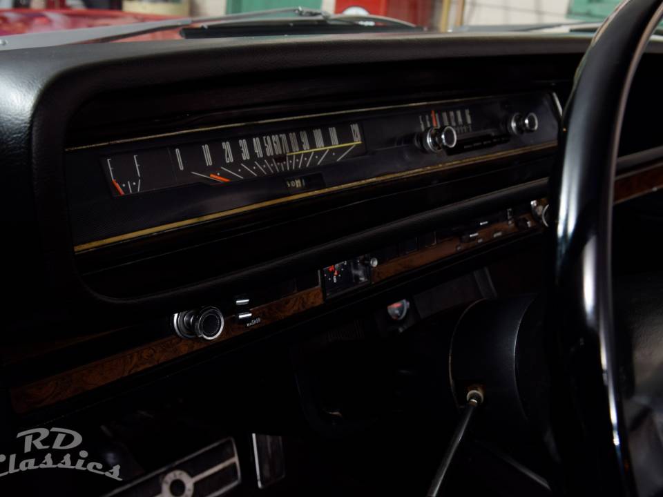 Image 21/42 of Ford Galaxy 500 Sunliner (1968)