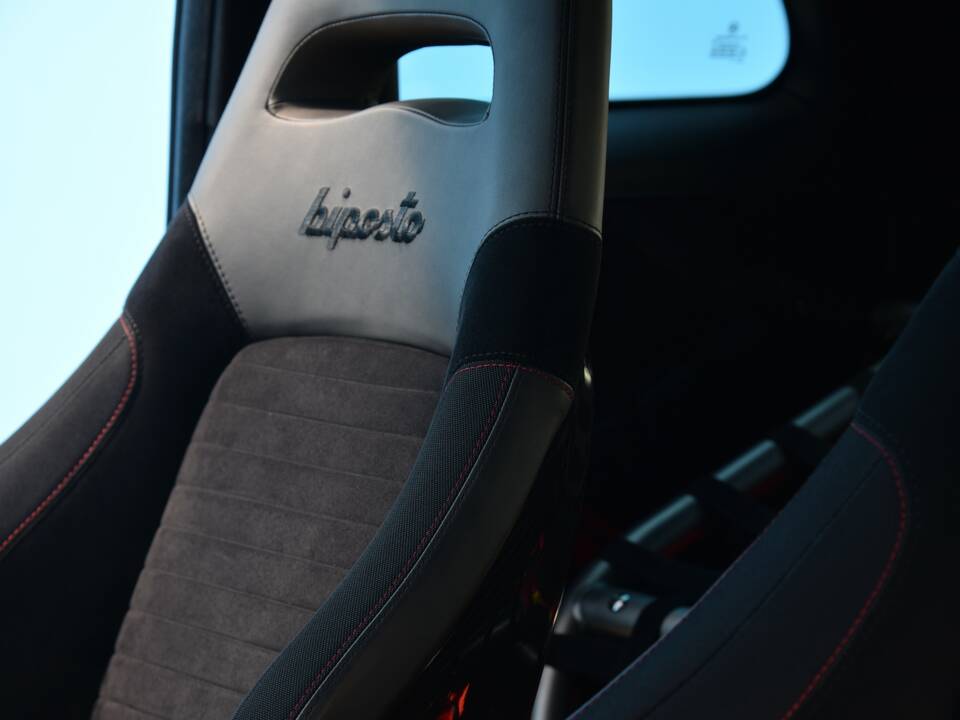 Bild 13/16 von Abarth 695 Biposto (2016)