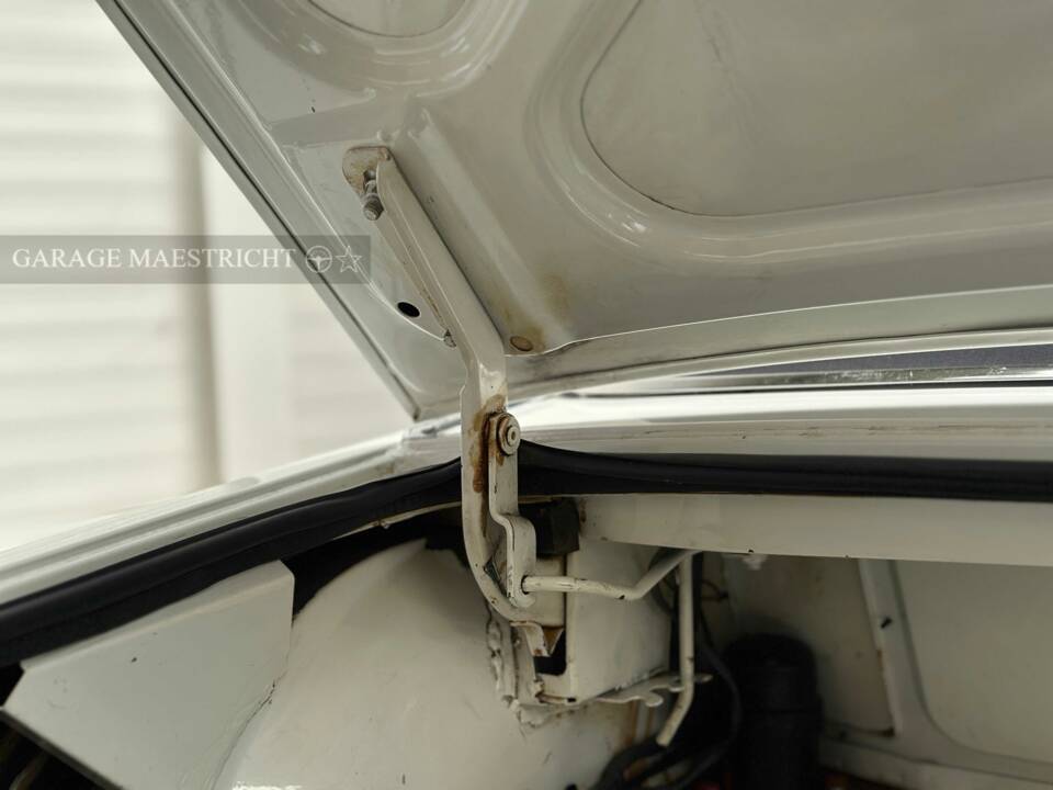 Image 67/95 of Alfa Romeo 2000 Spider Veloce (1980)