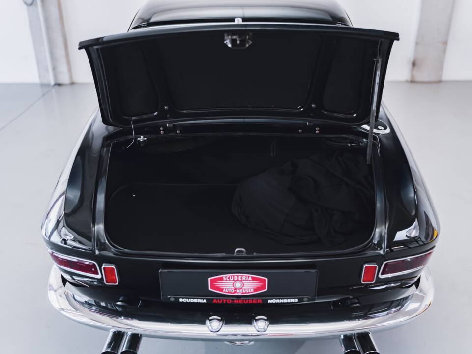 Image 73/100 of Ferrari 330 GT 2+2 (1965)