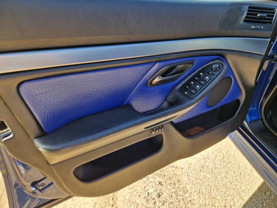 Image 16/16 of BMW M5 (1999)