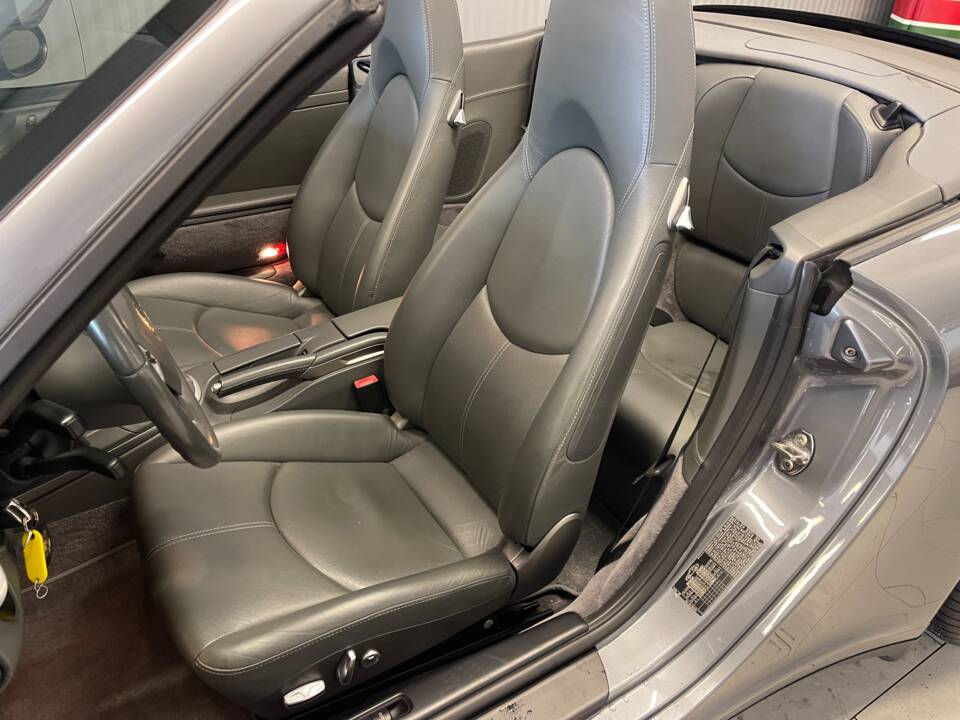 Imagen 16/17 de Porsche 911 Carrera 4S (2005)