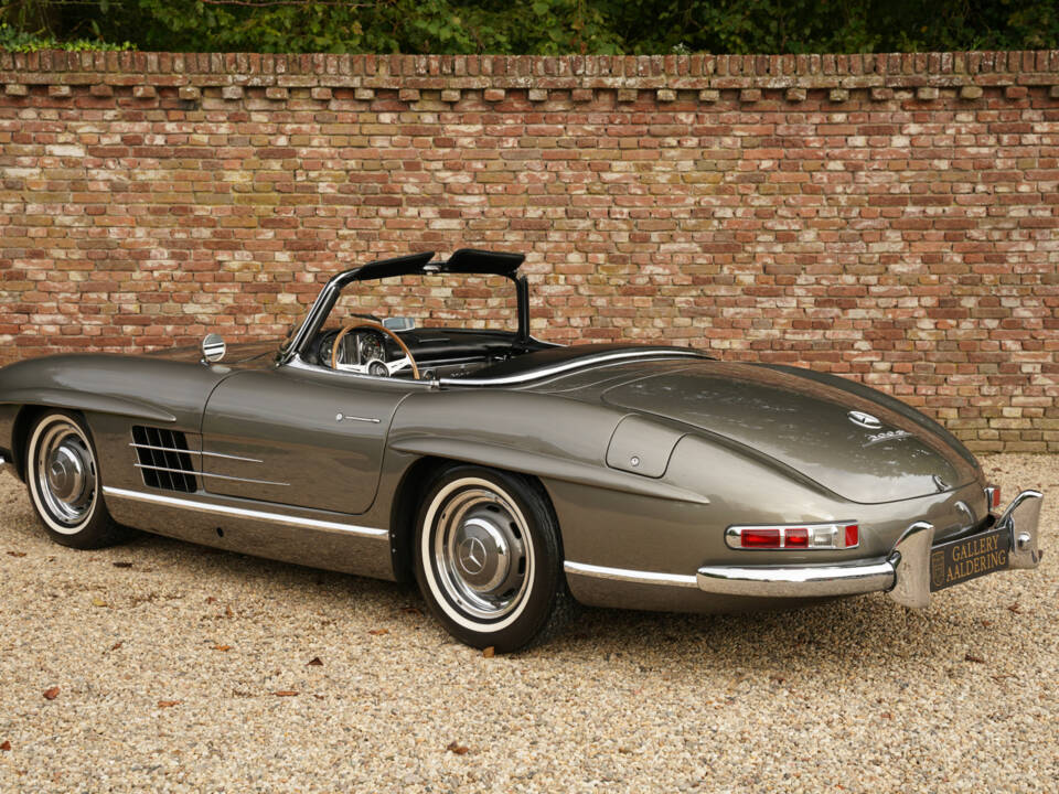 Afbeelding 17/50 van Mercedes-Benz 300 SL Roadster (1962)