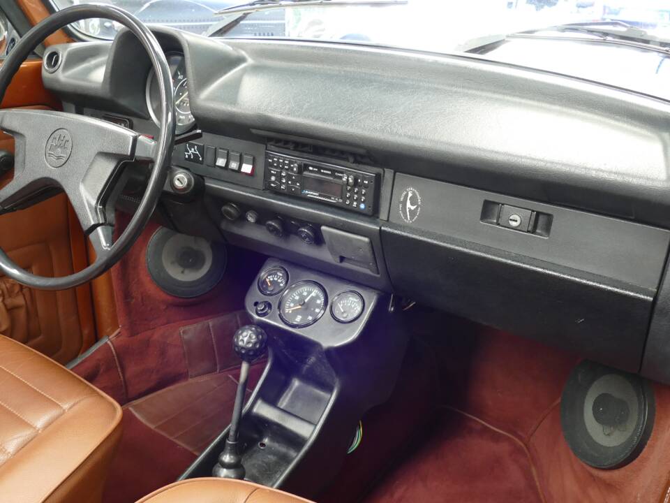 Image 19/24 de Volkswagen Kever 1303 LS (1978)