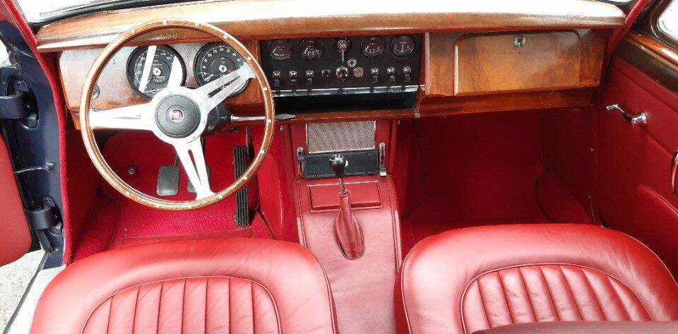 Image 43/49 of Jaguar Mk II 3.8 (1963)