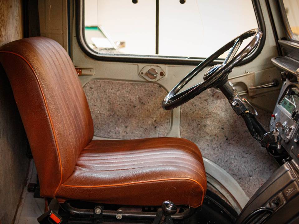 Bild 42/44 von Citroën HY (1974)