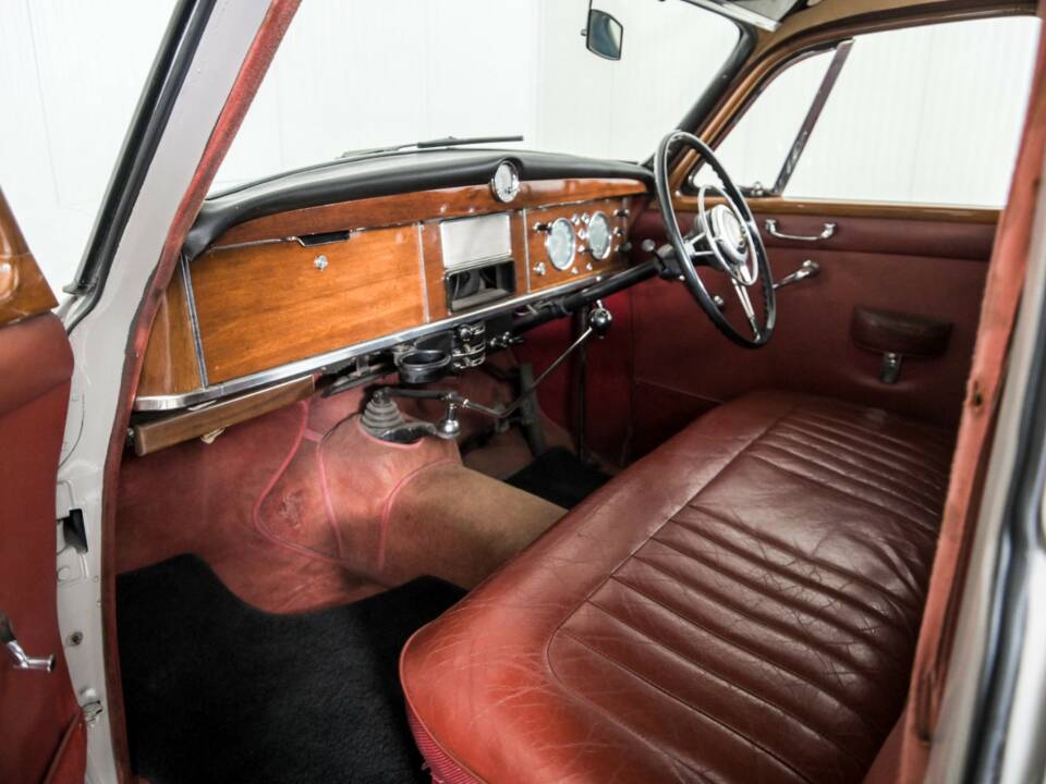 Image 11/50 de Rover 100 (1962)