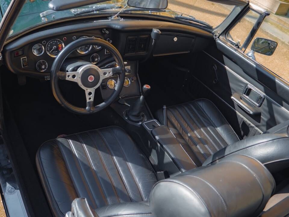 Bild 9/50 von MG MGB GT (1974)