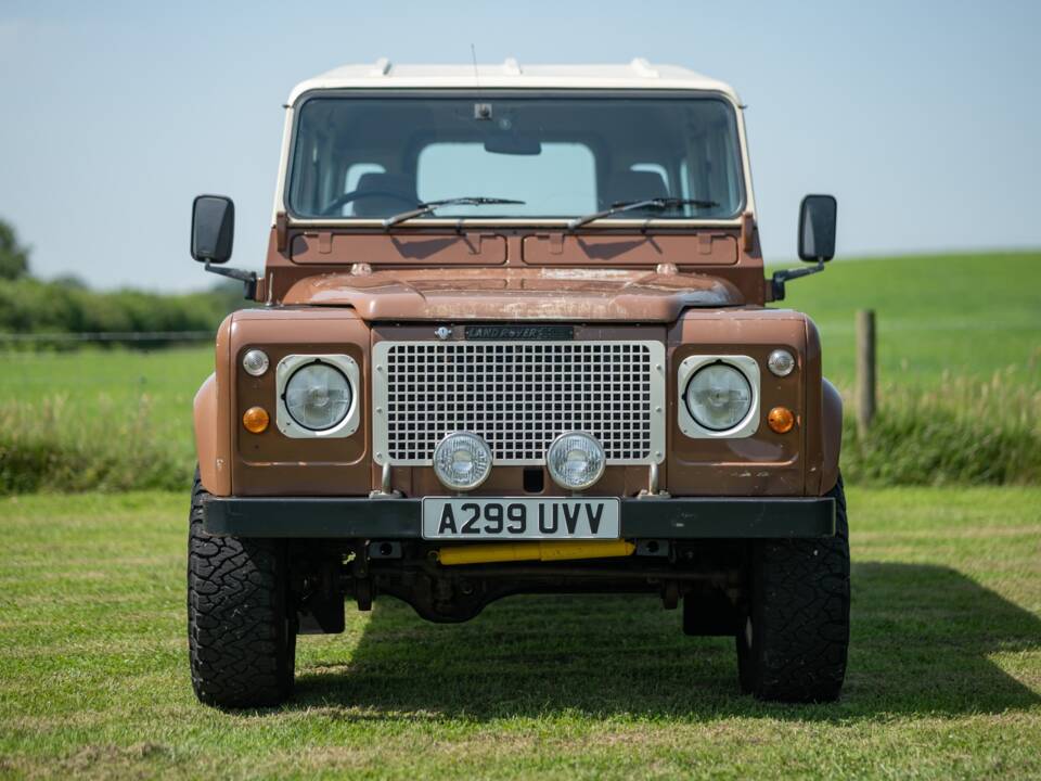 Image 10/33 of Land Rover Defender 110 (1983)