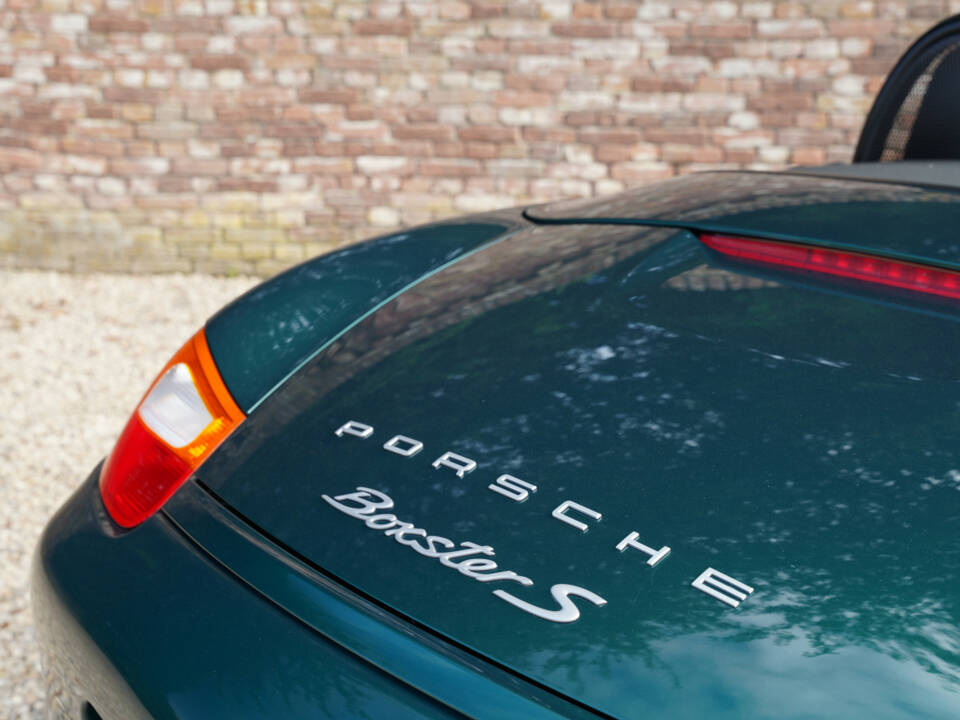 Immagine 32/50 di Porsche Boxster S (2000)