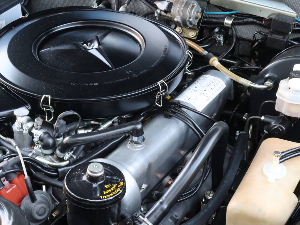 Image 87/99 of Mercedes-Benz 280 SE 3,5 (1971)