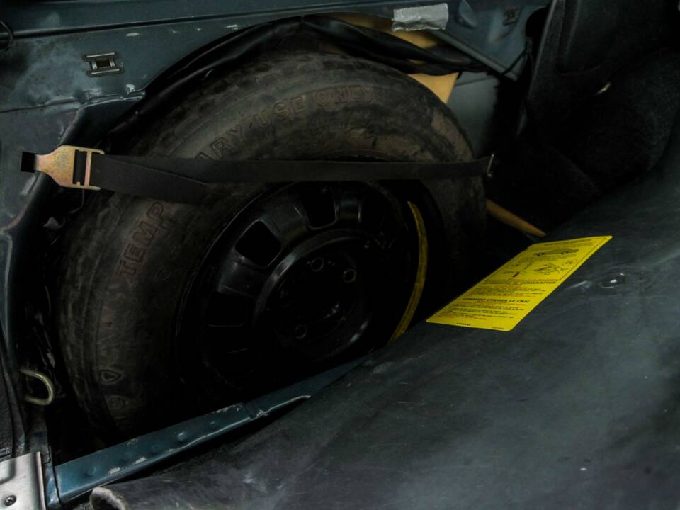 Immagine 46/50 di Volvo 240 GL (1990)