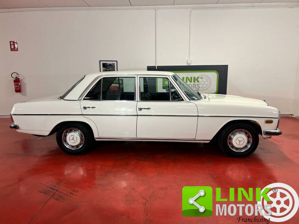 Imagen 7/10 de Mercedes-Benz 220 D (1972)