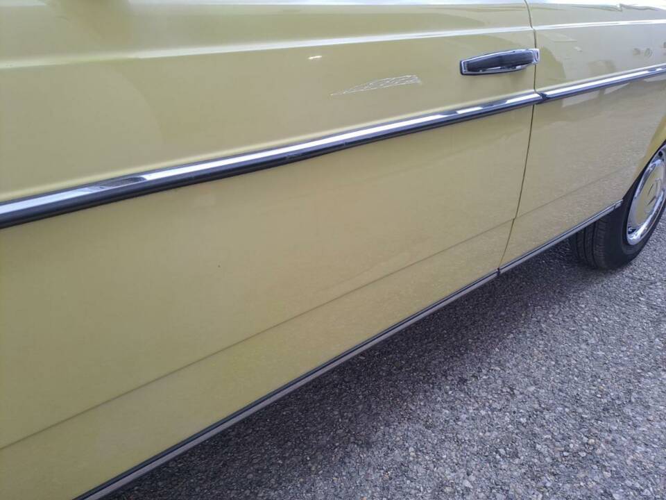 Bild 48/49 von Mercedes-Benz 200 (1979)