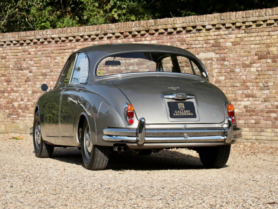 Bild 44/50 von Jaguar Mk II 3.4 (1966)