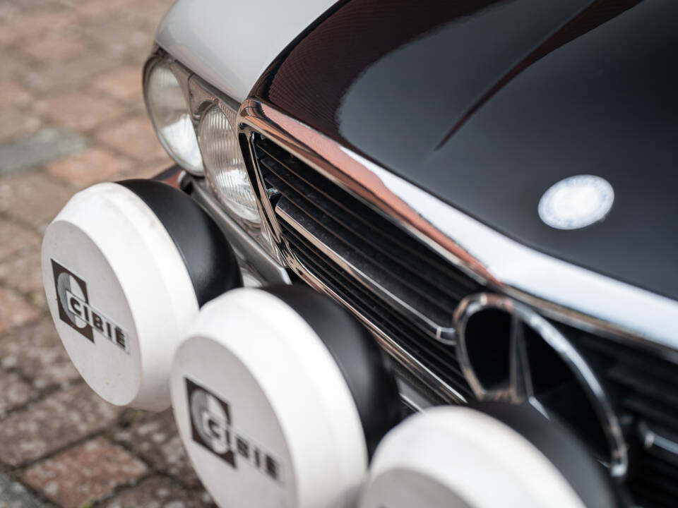 Image 3/68 of Mercedes-Benz 500 SL (1984)