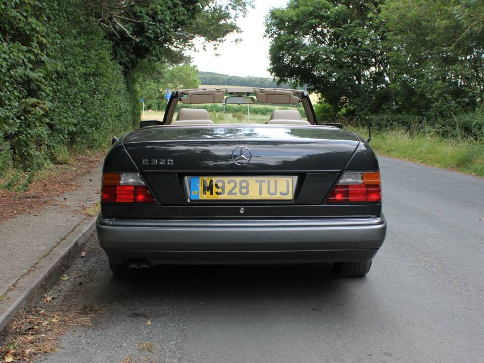 Bild 5/22 von Mercedes-Benz E 320 (1994)
