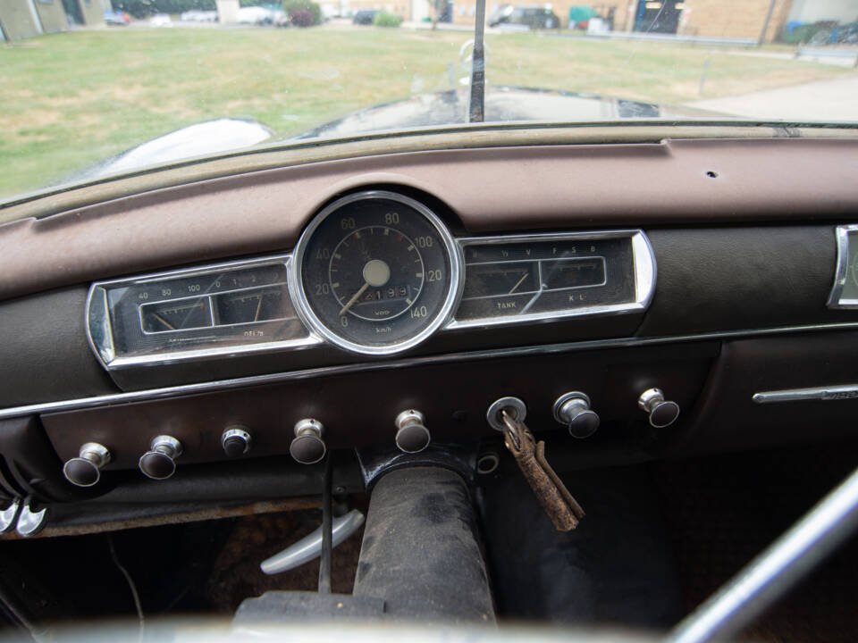 Image 13/30 of Mercedes-Benz 180 (1955)