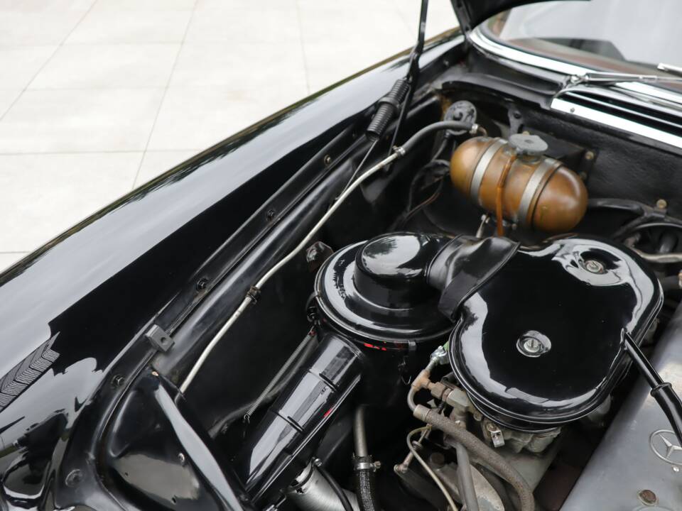 Afbeelding 49/50 van Mercedes-Benz 230 S (1967)